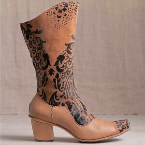 Cydwoq “Handel Boots”. Each hand crafted pair is unique. Made in USA. New in box